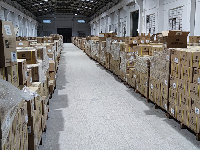 榮創(chuàng)倉儲(chǔ)基地展示(一) 榮創(chuàng)倉儲(chǔ)基地展示(一)